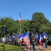 Autour du monument, comme toujours, une importante délégation de porte drapeaux.